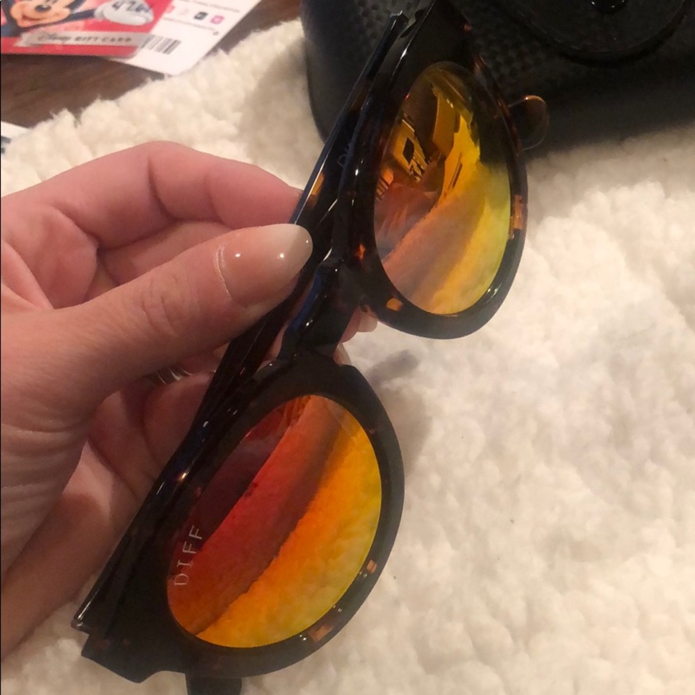 Sunglasses - Picture 2 of 4